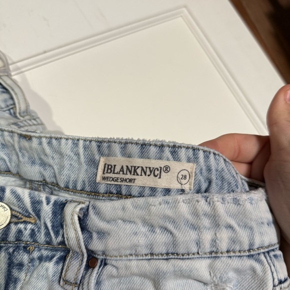 Blank NYC Wedgie Shorts Jean Shorts Distressed Light Wash Size 28 Denim Shorts - Picture 7 of 10